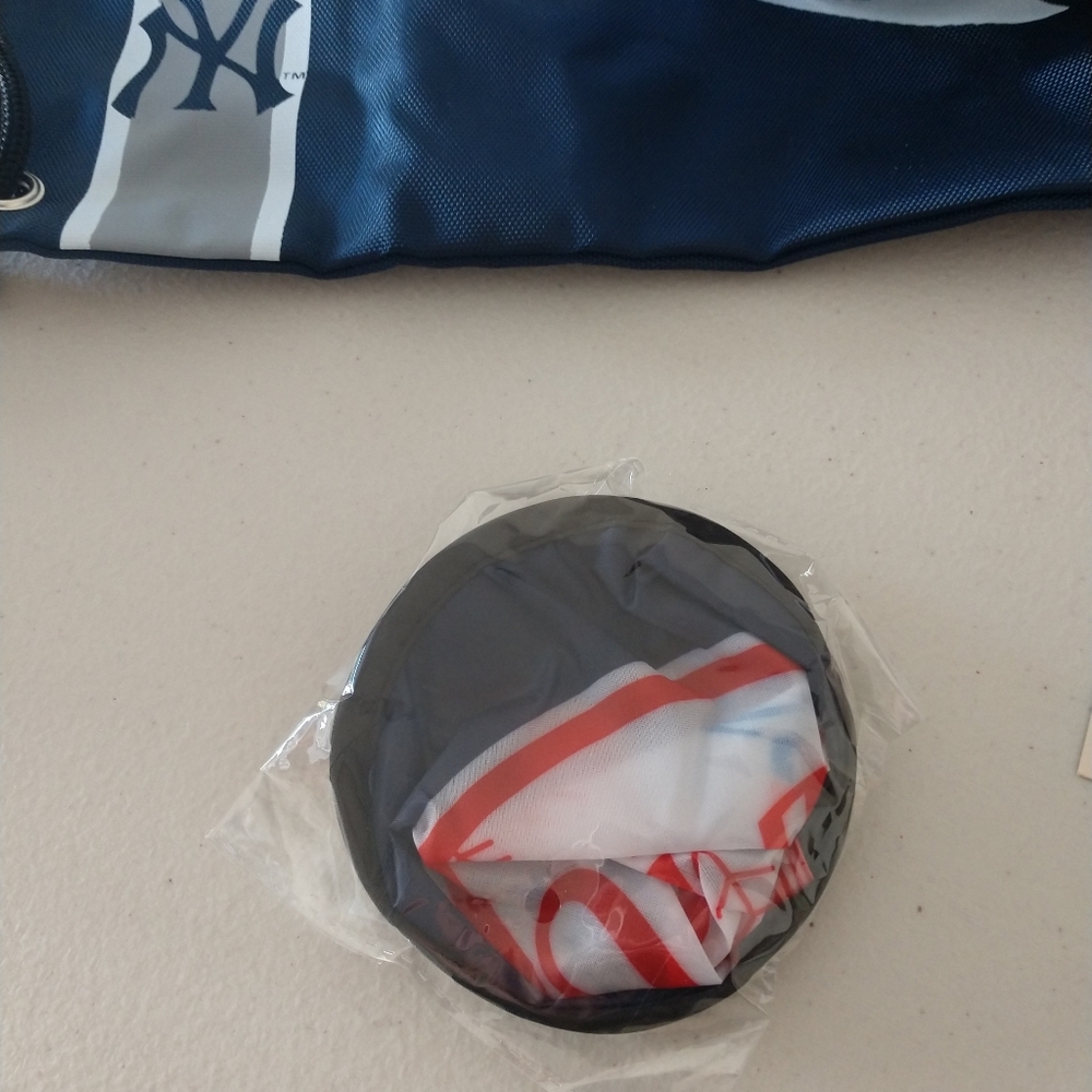 Yankee Paraphernalia - Picture 3 of 7